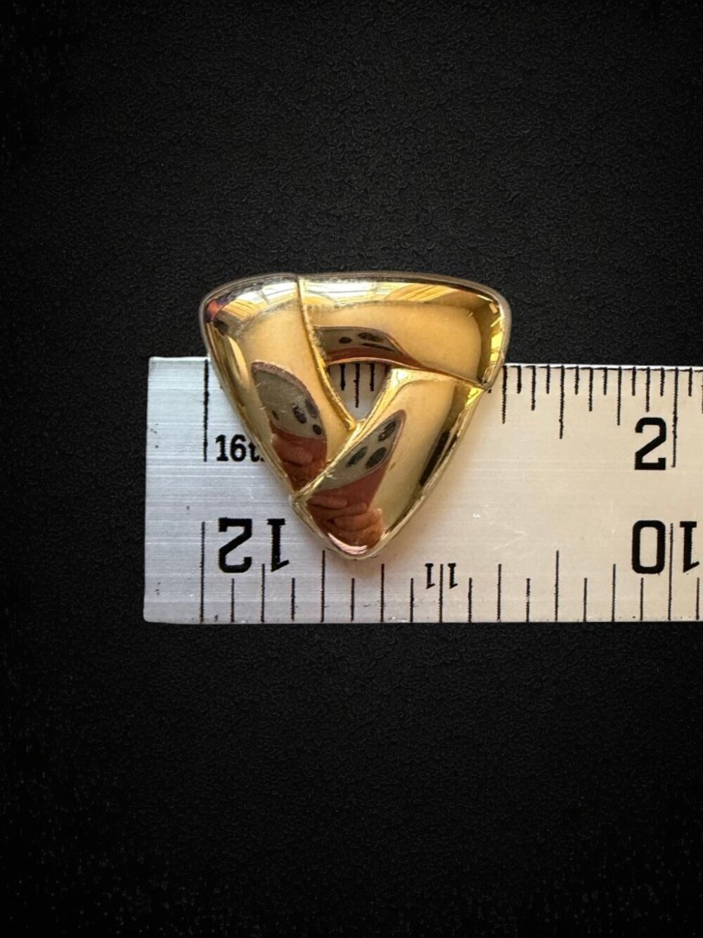 Vintage Monet Gold Tone Triangle Clip-On Earrings Chunky Geometric Minimalist - Picture 4 of 5